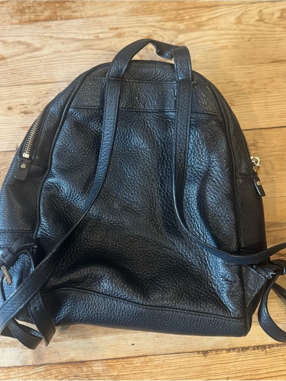 Michael Kors compact pebbled